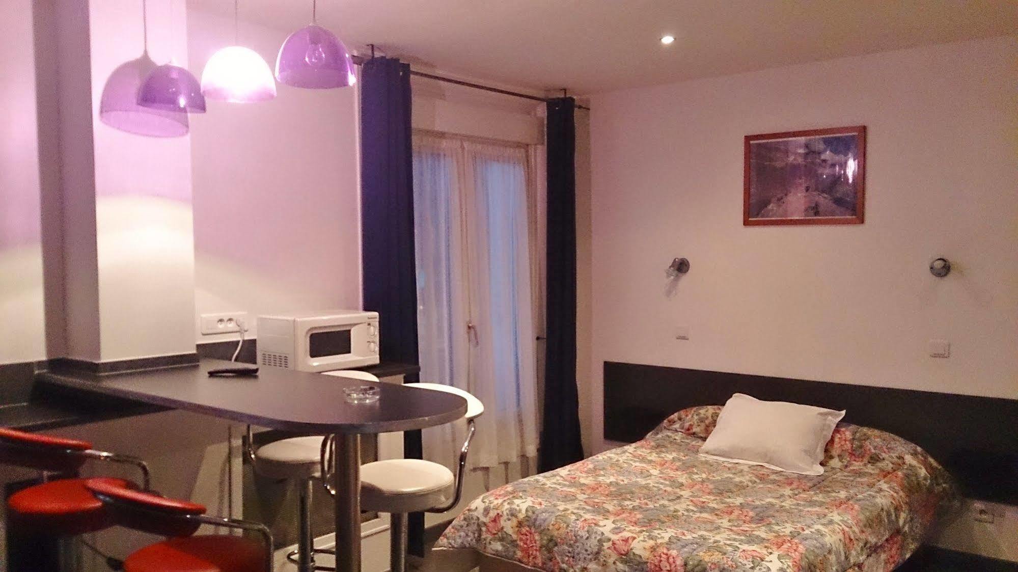 Hotel Moderne Saint-Denis  Kültér fotó